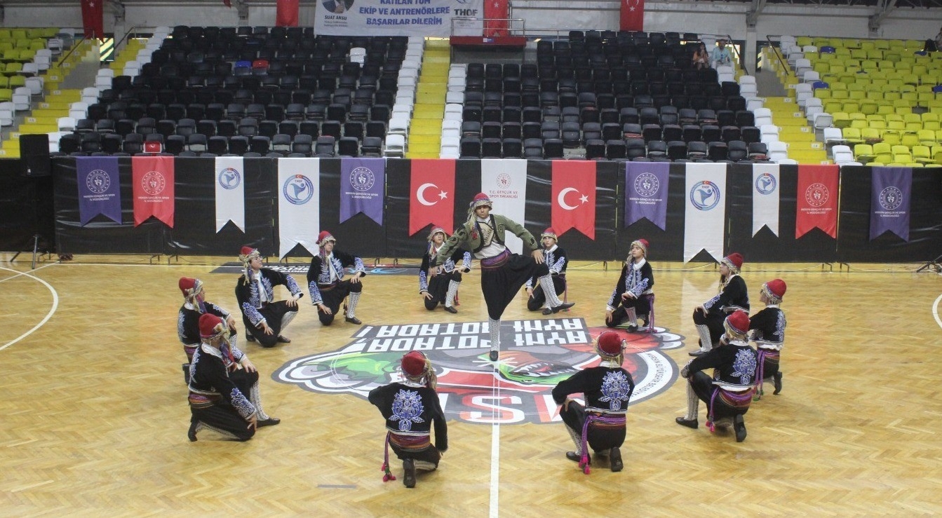 Halk Oyunları Akdeniz Bölge Şampiyonası sona erdi