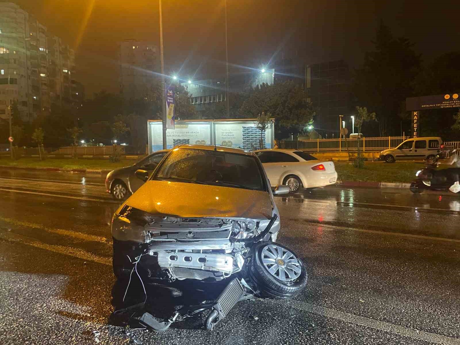 Hurdaya dönen otomobilde burunları bile kanamadı