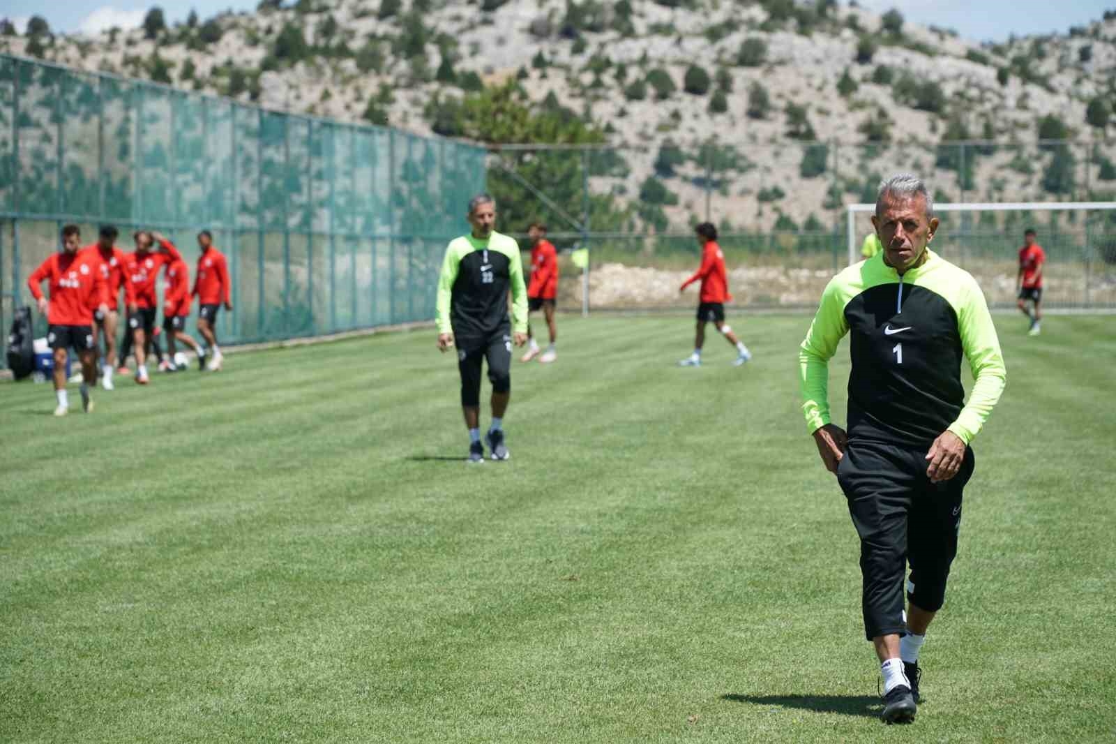Isparta 32 Spor, yeni sezon hazırlıklarını sürdürüyor