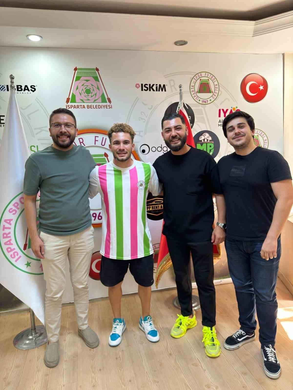 Isparta 32 Spor'dan sağ kanat takviyesi