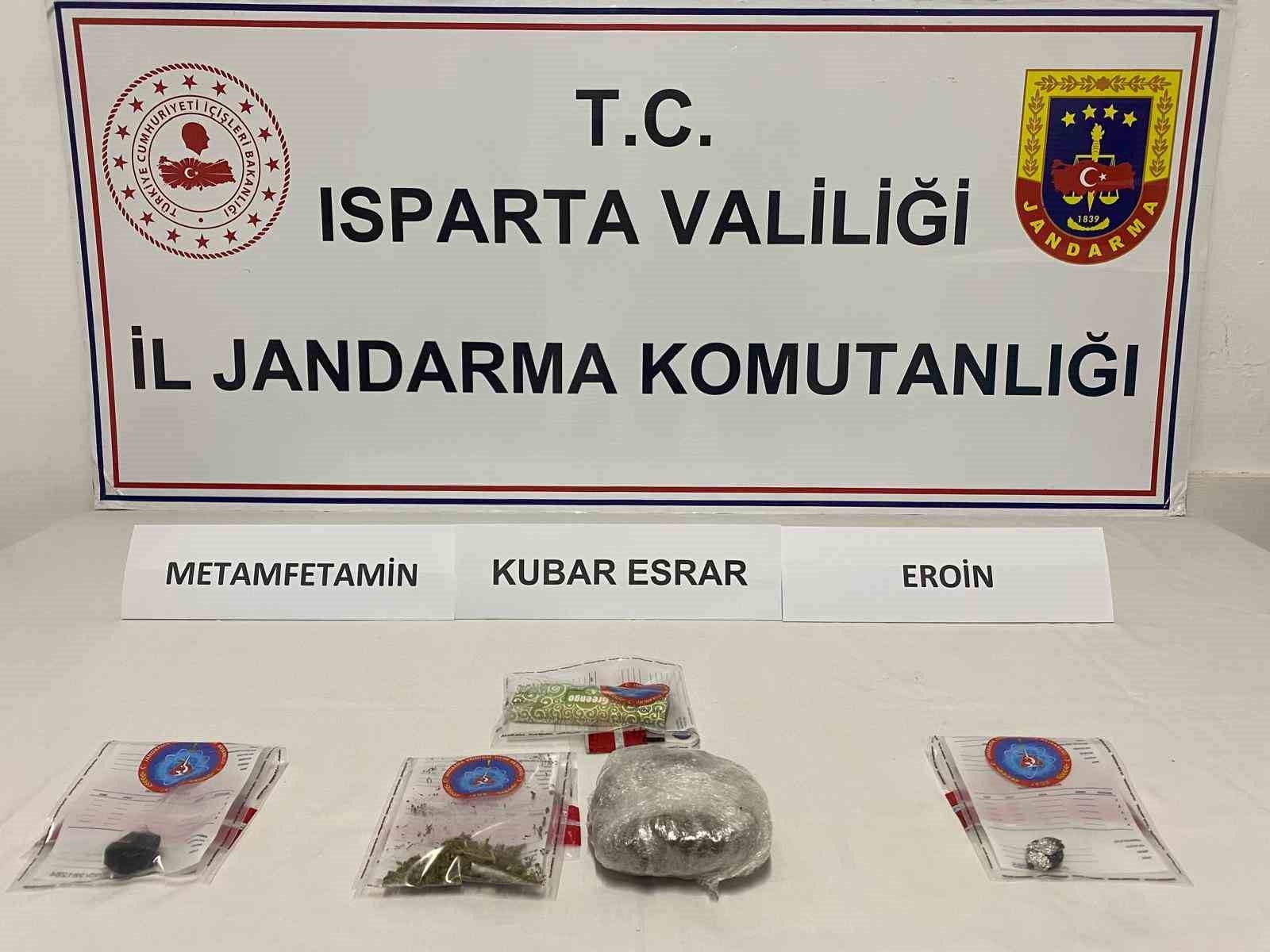 Isparta'da araçta uyuşturucu ele geçirildi