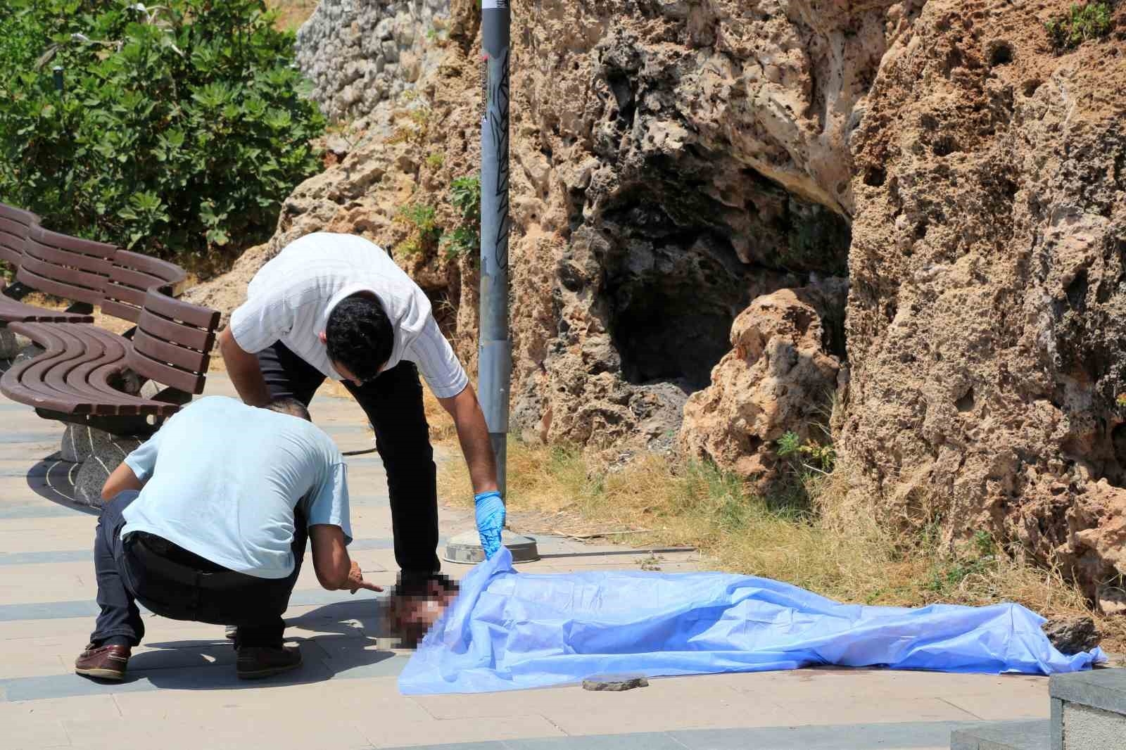 Kavga ettikten bir saat sonra cesedi bulundu, yaşadığı park mezarı oldu