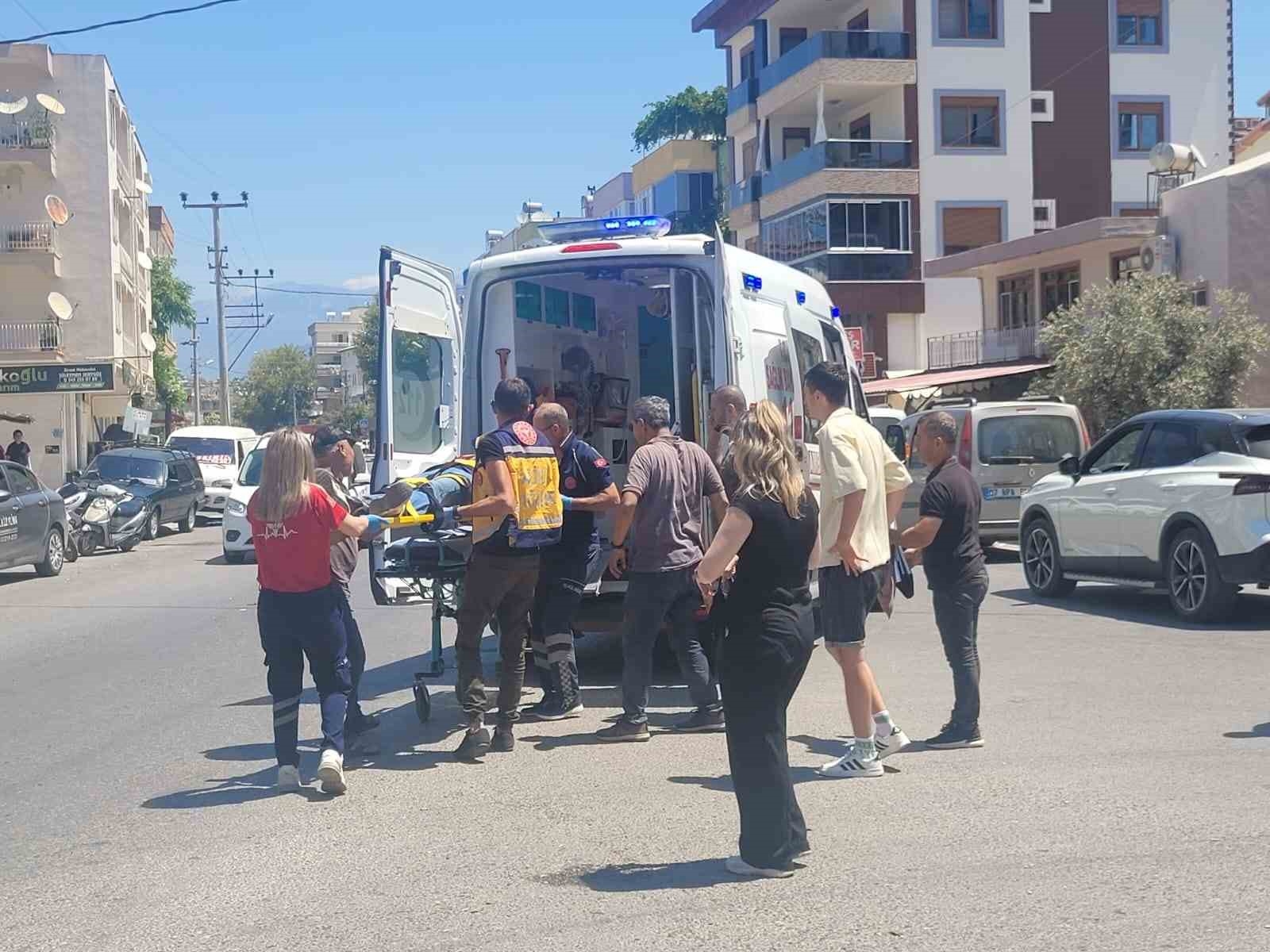 Kaza yapan motosiklet sürücüsü hastanelik oldu