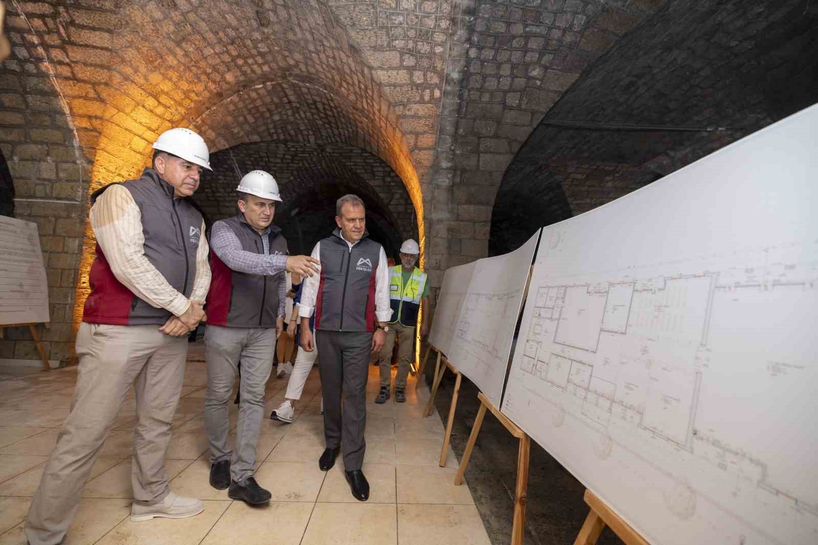 'Kent Müzesi' yapılacak Taş Bina'da restorasyon çalışmaları sürüyor