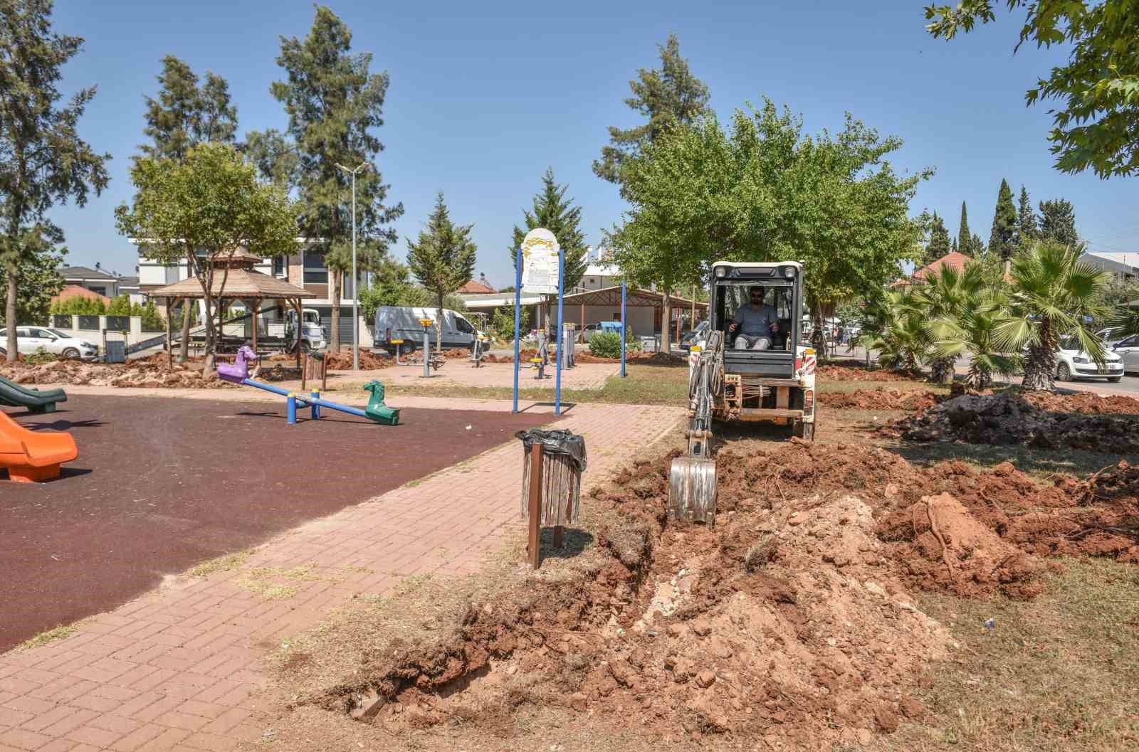 Kepez'de parklar yenileniyor