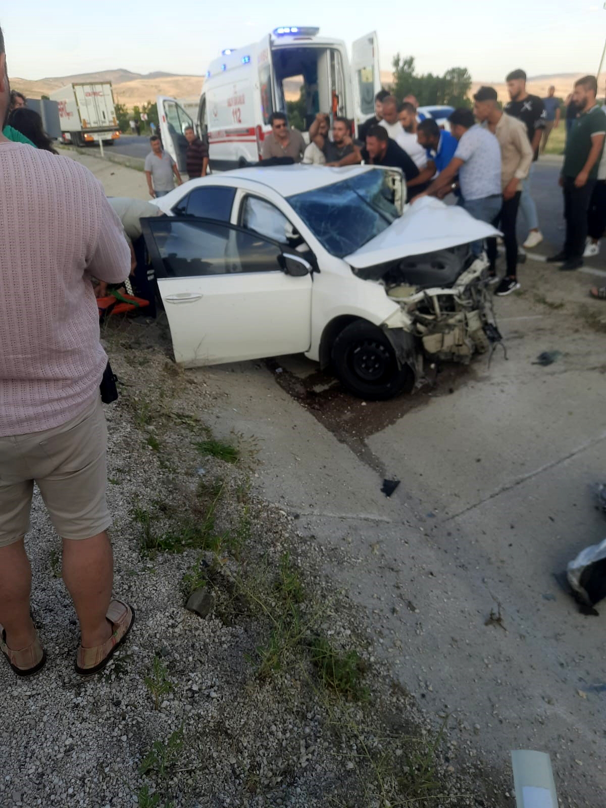Korkuteli'de kaza: 1 ölü, 3 yaralı