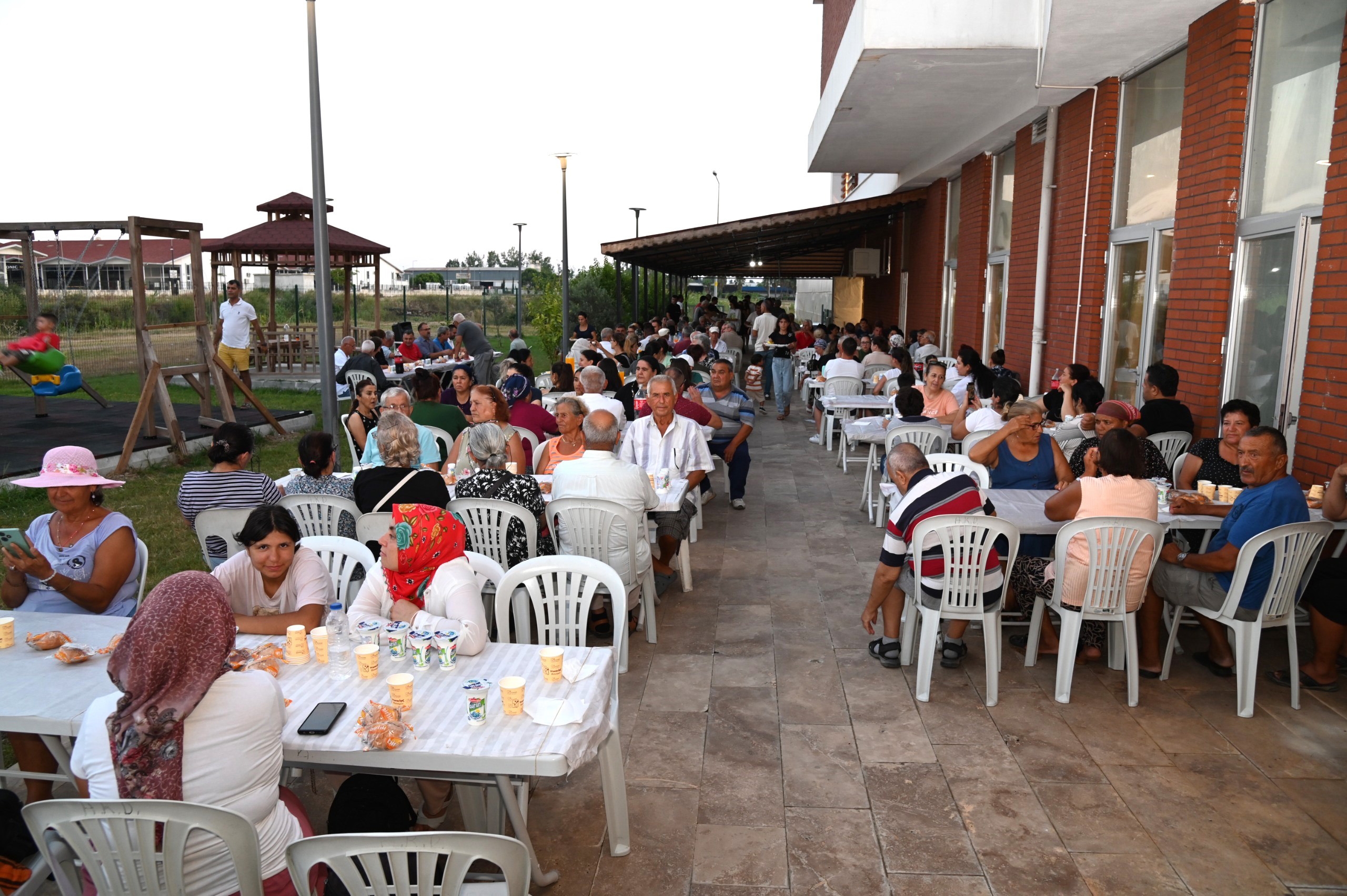Manavgat Cemevi'nde iftar programı