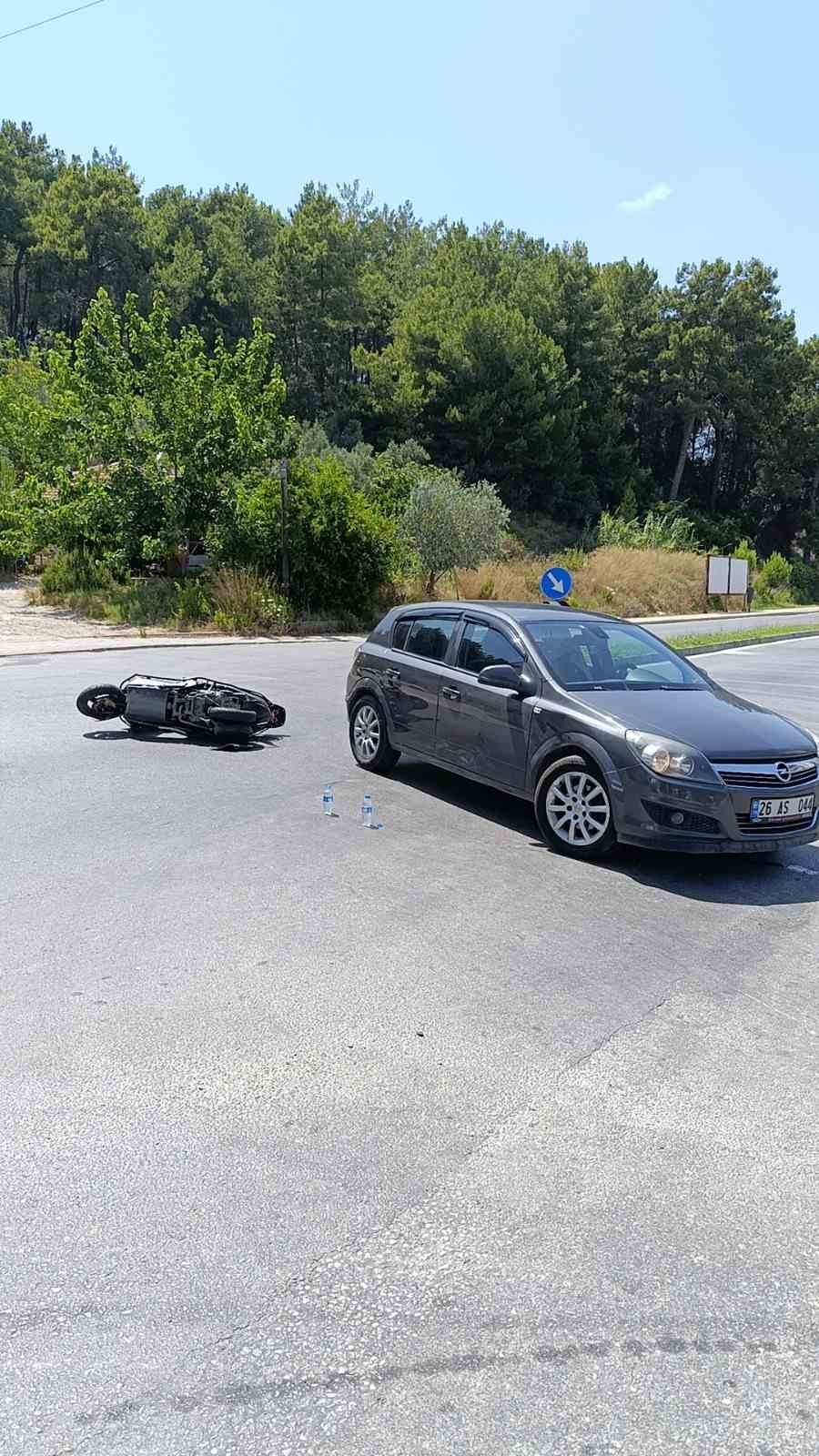 Manavgat'ta otomobil ile motosiklet çarpıştı: 1 yaralı
