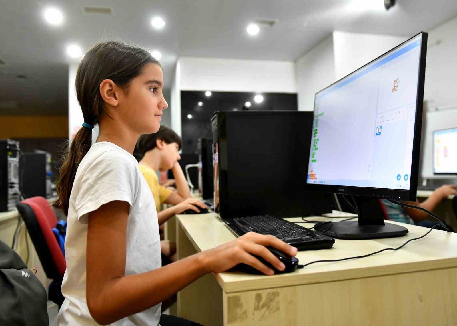 Muratpaşa'da robotik kodlama eğitimleri başlıyor