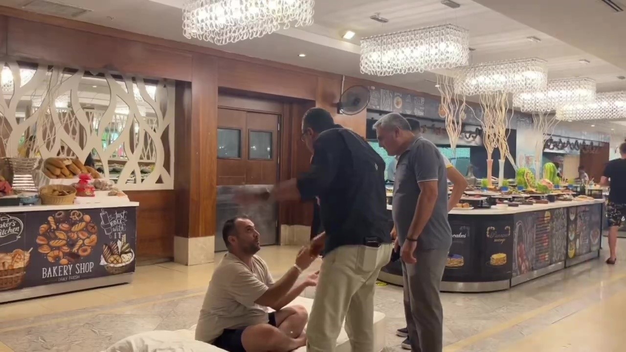 Odasında kliması bozulan 5 yıldızlı otel müşterisinden görülmemiş protesto