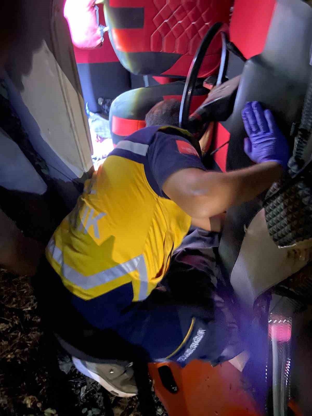 Otomobil uçuruma yuvarlandı: 1 yaralı