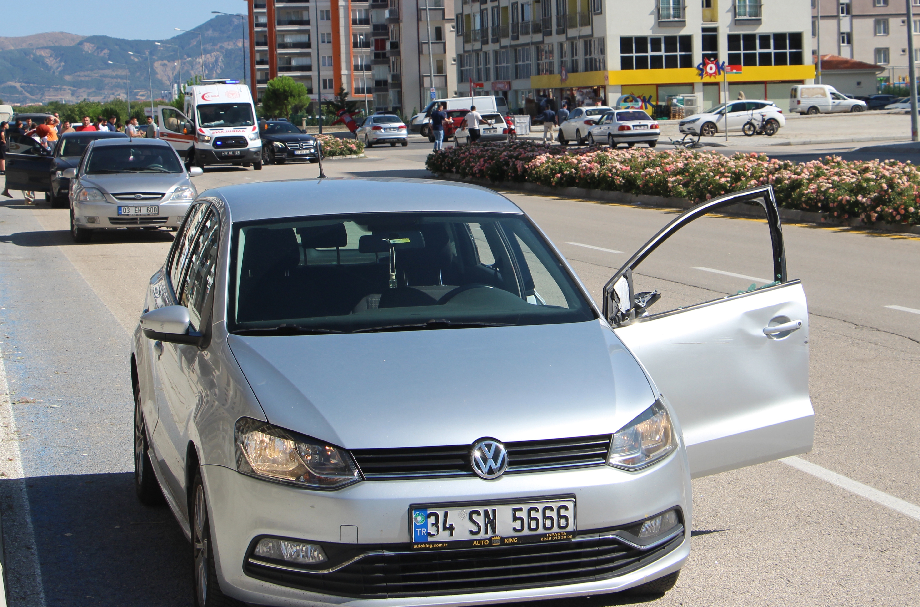 Otomobilin çarptığı yaya yaralandı