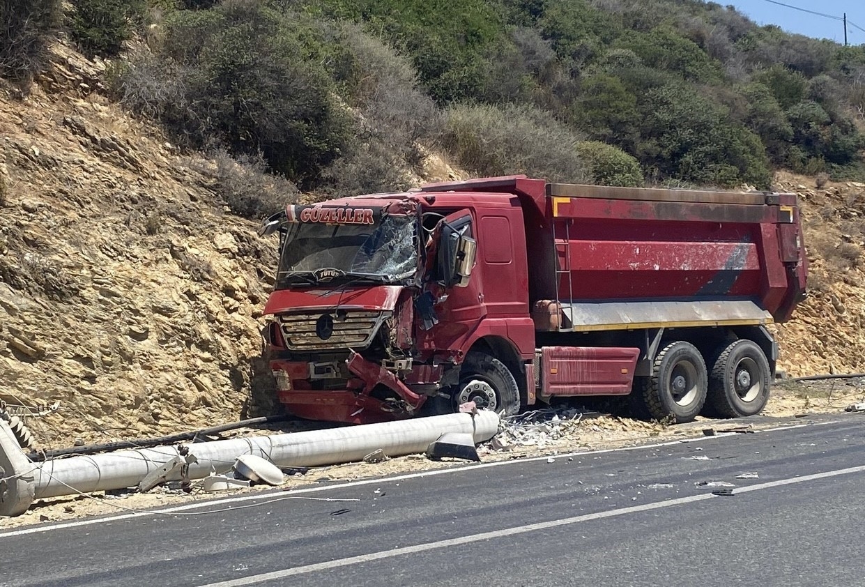 Otomobilin hurdaya döndüğü kaza ucuz atlatıldı