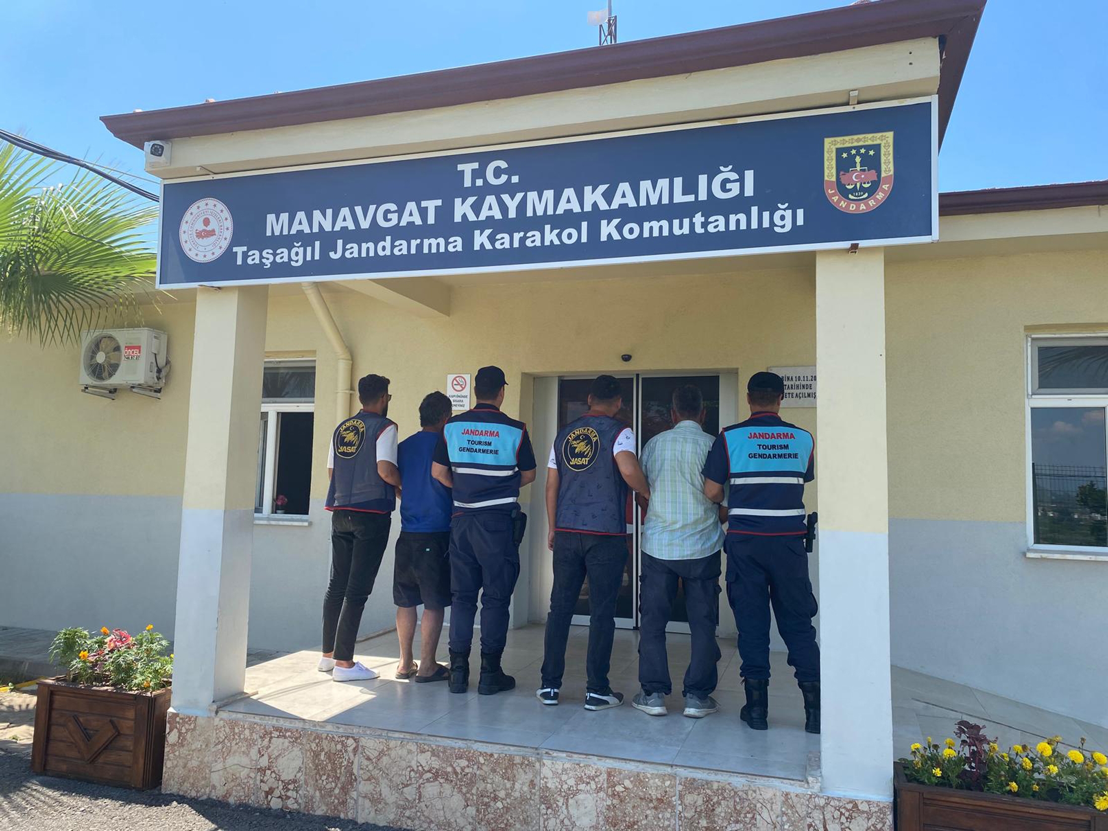 Sahte MİT görevlisini jandarma yakaladı