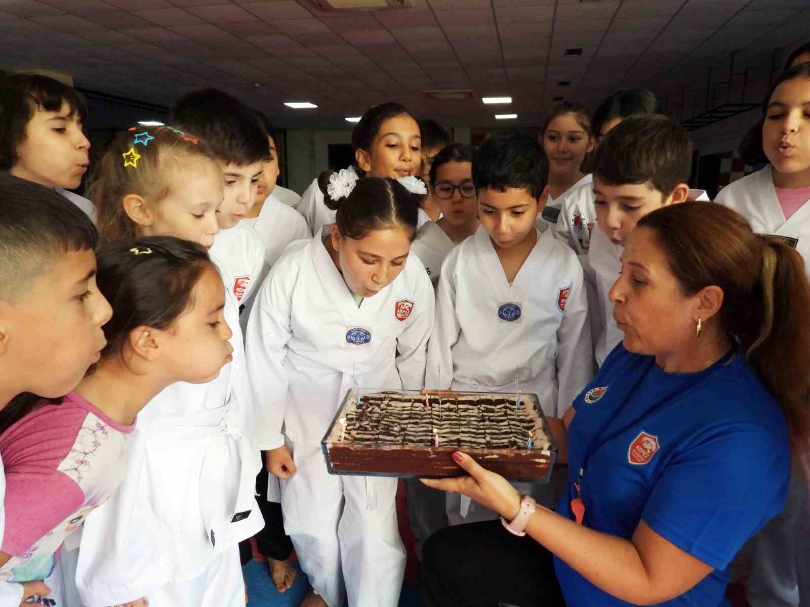 Spor yaparken sosyalleşiyorlar