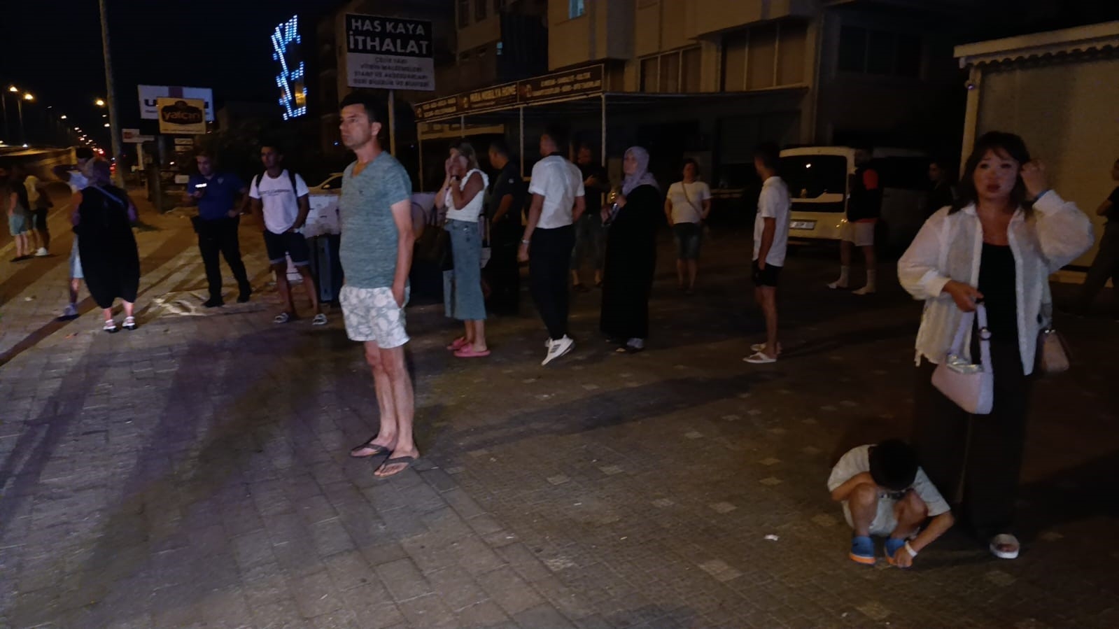 Turistleri taşıyan midibüs kaza yaptı, çok sayıda yaralı var