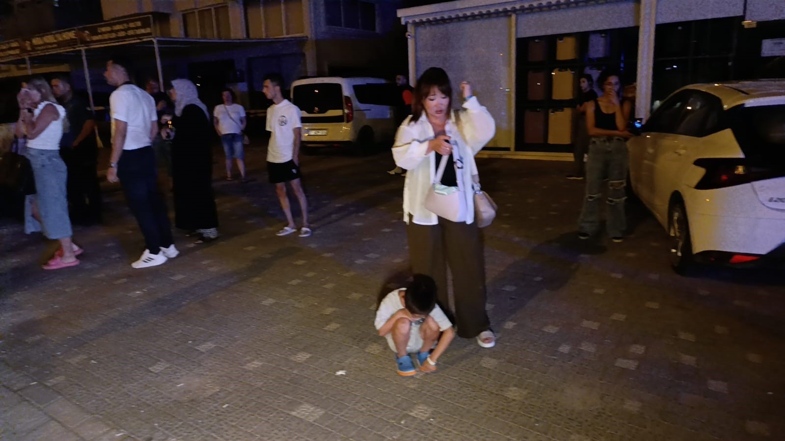 Turistleri taşıyan midibüs kaza yaptı, çok sayıda yaralı var