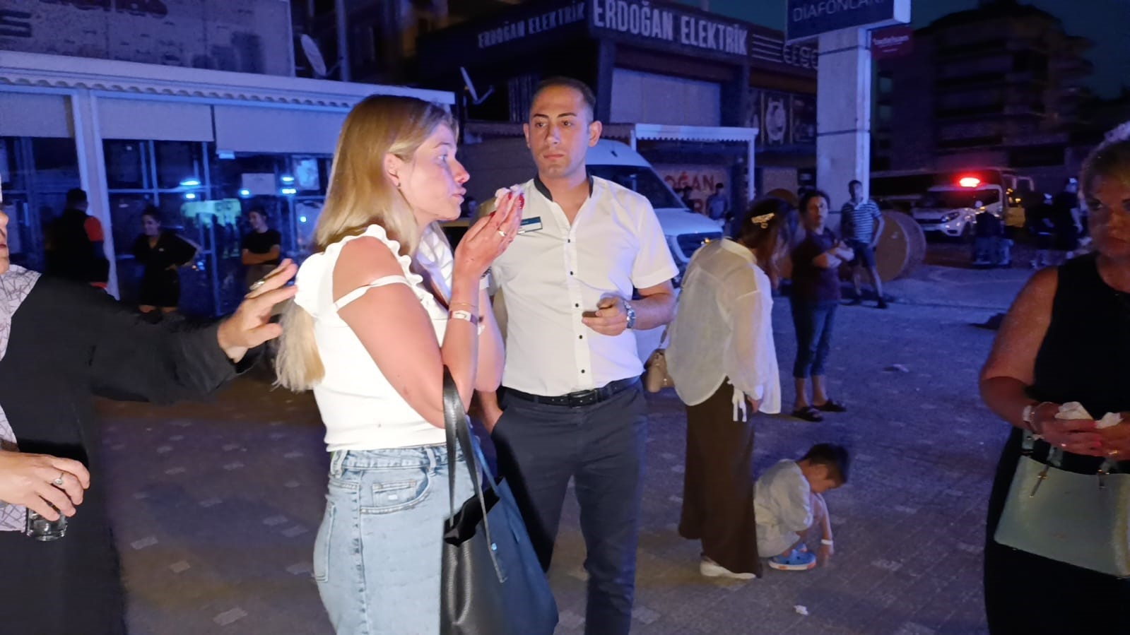 Turistleri taşıyan midibüs kaza yaptı, çok sayıda yaralı var