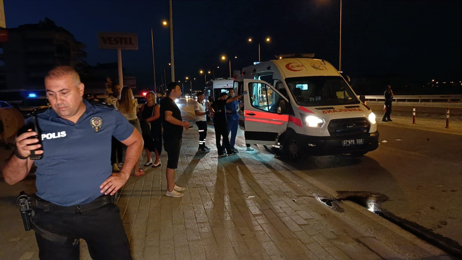 Turistleri taşıyan midibüs kaza yaptı, çok sayıda yaralı var