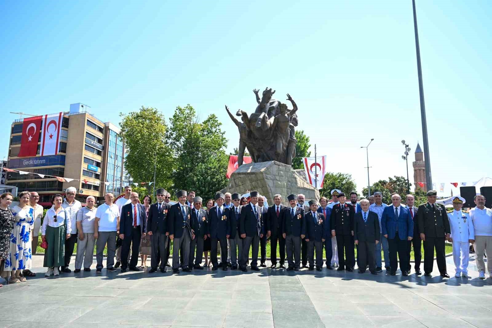 Yavru vatan KKTC'nin 50.yaşı Antalya'da coşkuyla kutlandı