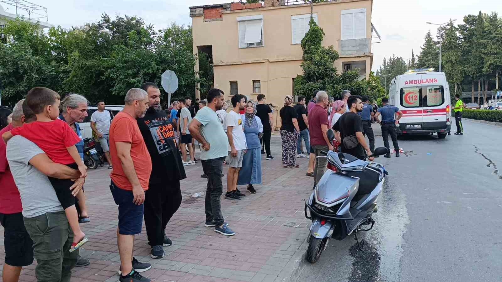2 motosikletin kazasında 3 kişi yaralandı, kask takmayan sürücü ağır yaralandı