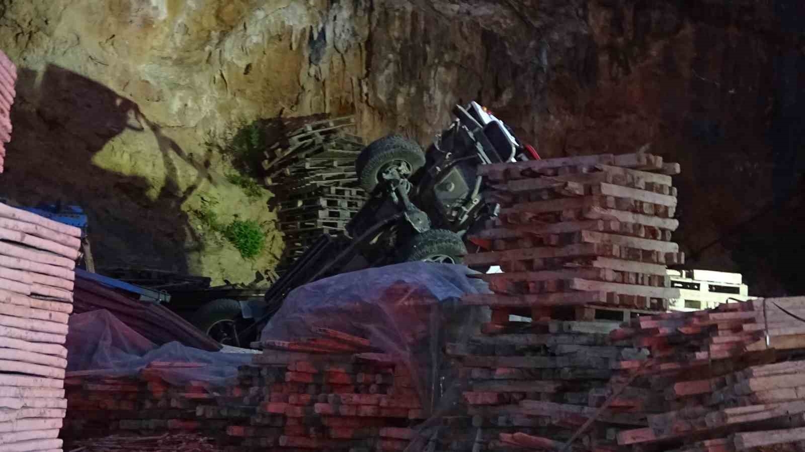 Alanya'da feci kaza: Babanın çabası yetmedi, anne ve 1 yaşındaki kızı hayatını kaybetti