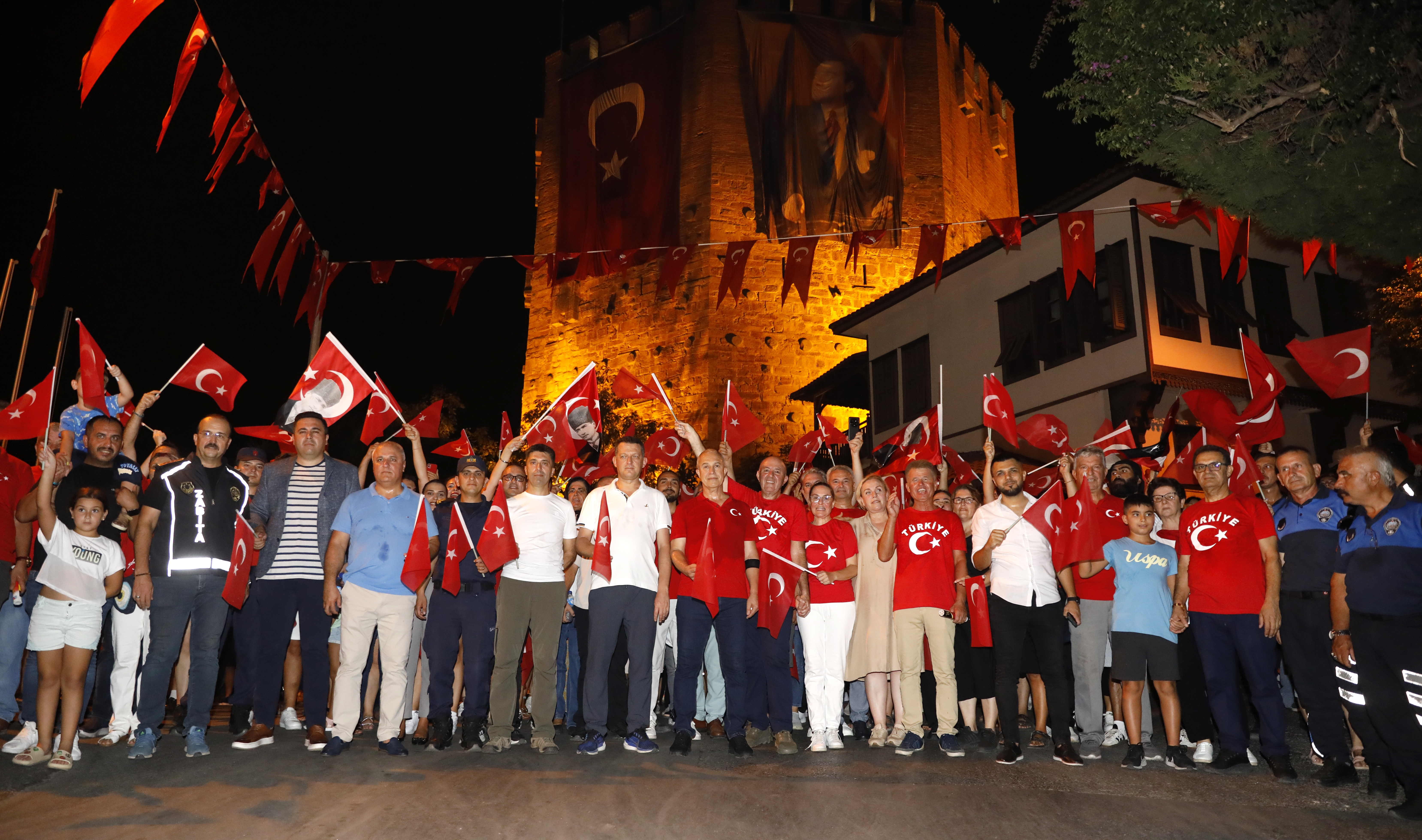 Alanya'da Zafer Bayramı coşkuyla kutlandı