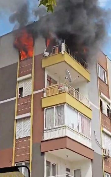 Antalya'da ev yangını korkuttu