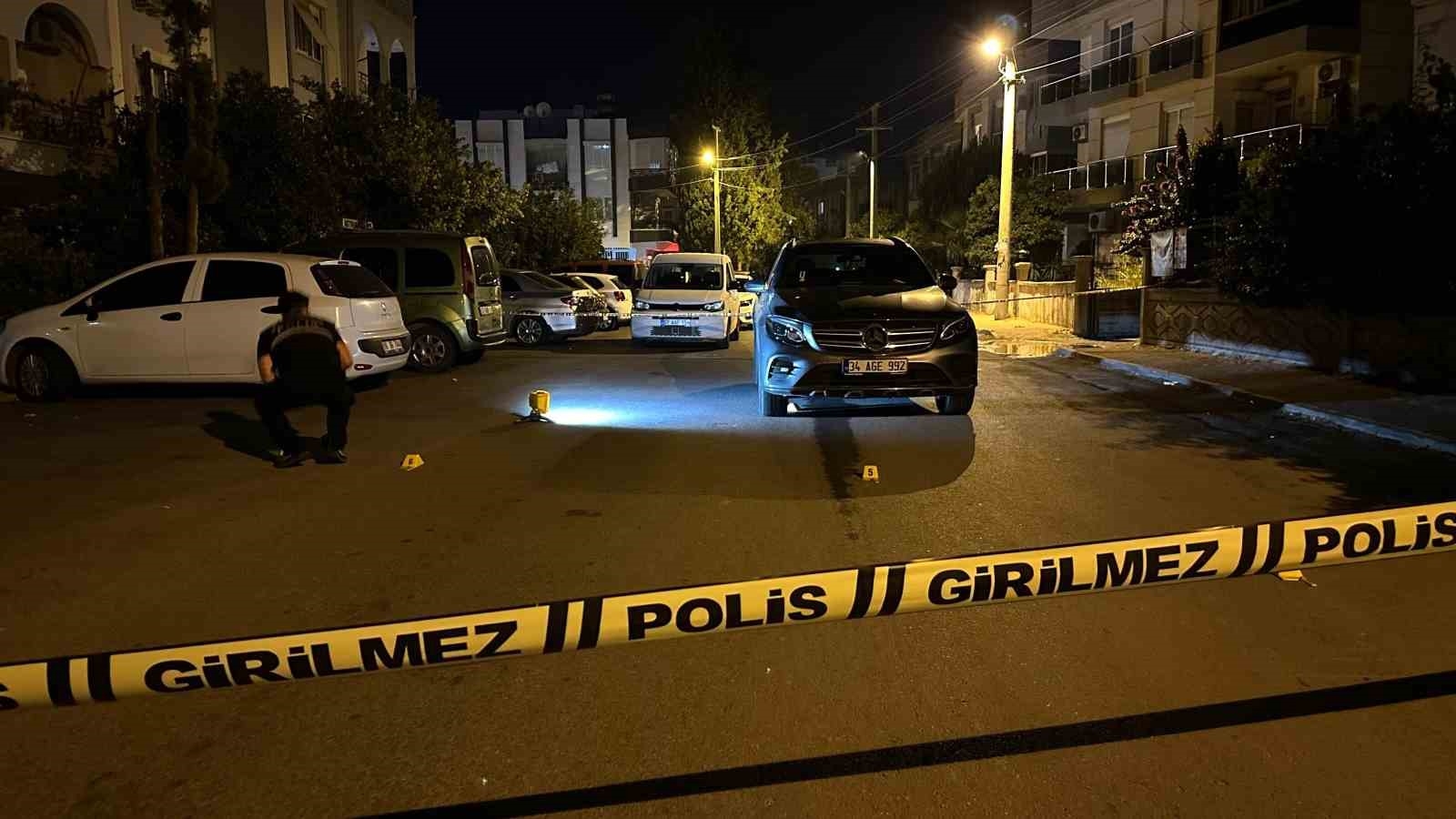 Antalya'da iş insanlarına silahlı saldırı kamerada: 2 yaralı