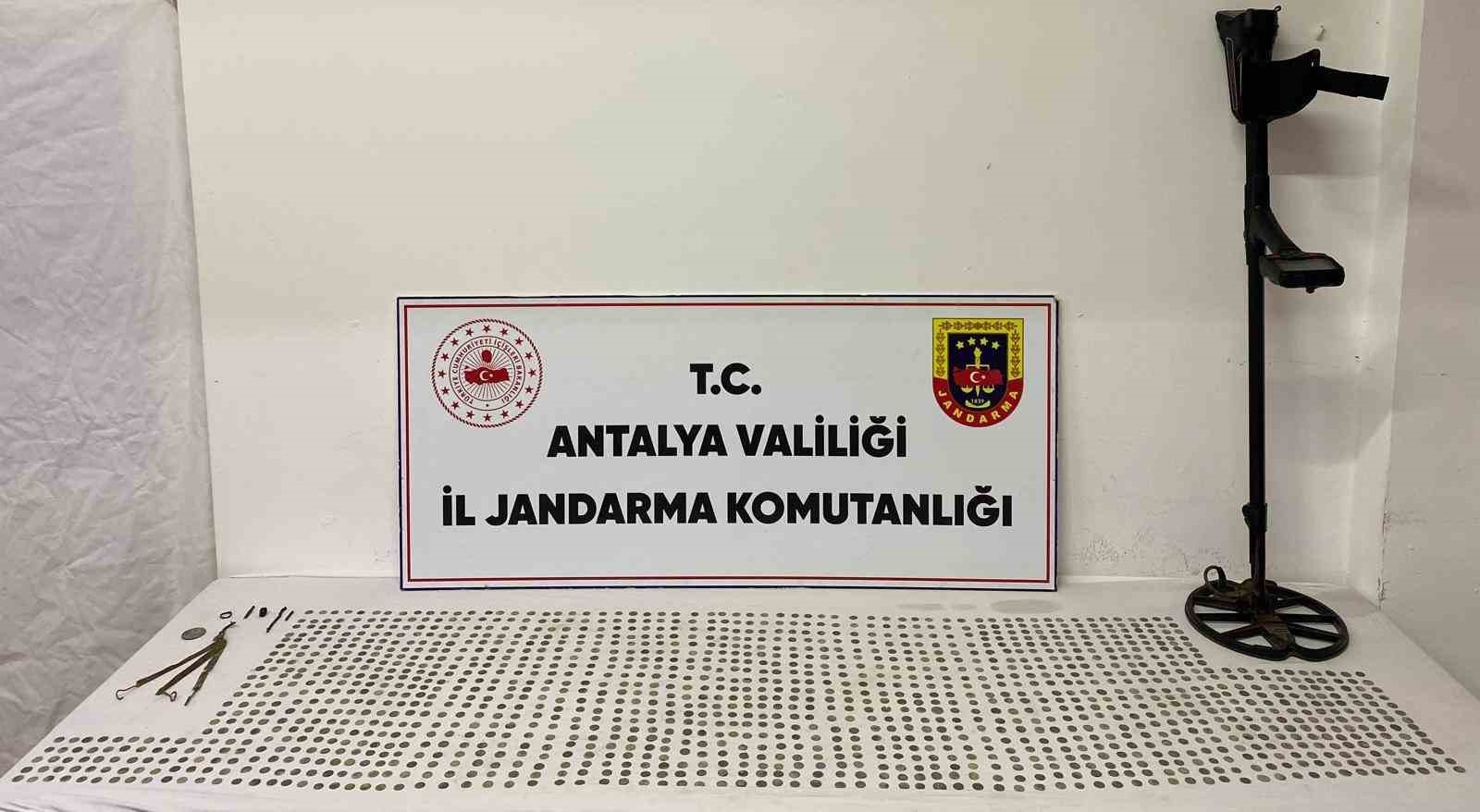 Antalya'da tarihi eser kaçakçılığına jandarma engeli