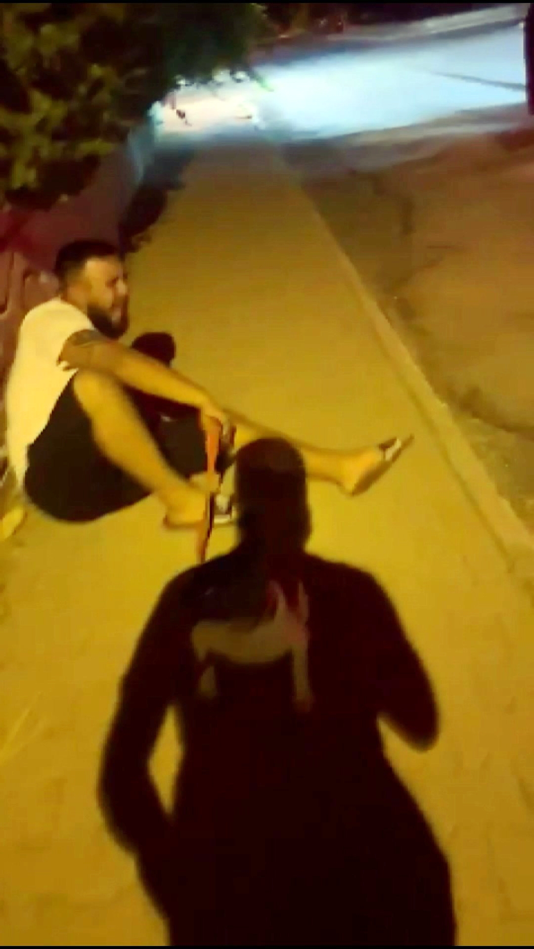 Araçla takip edip tabancayla ateş açtılar; 2 yaralı