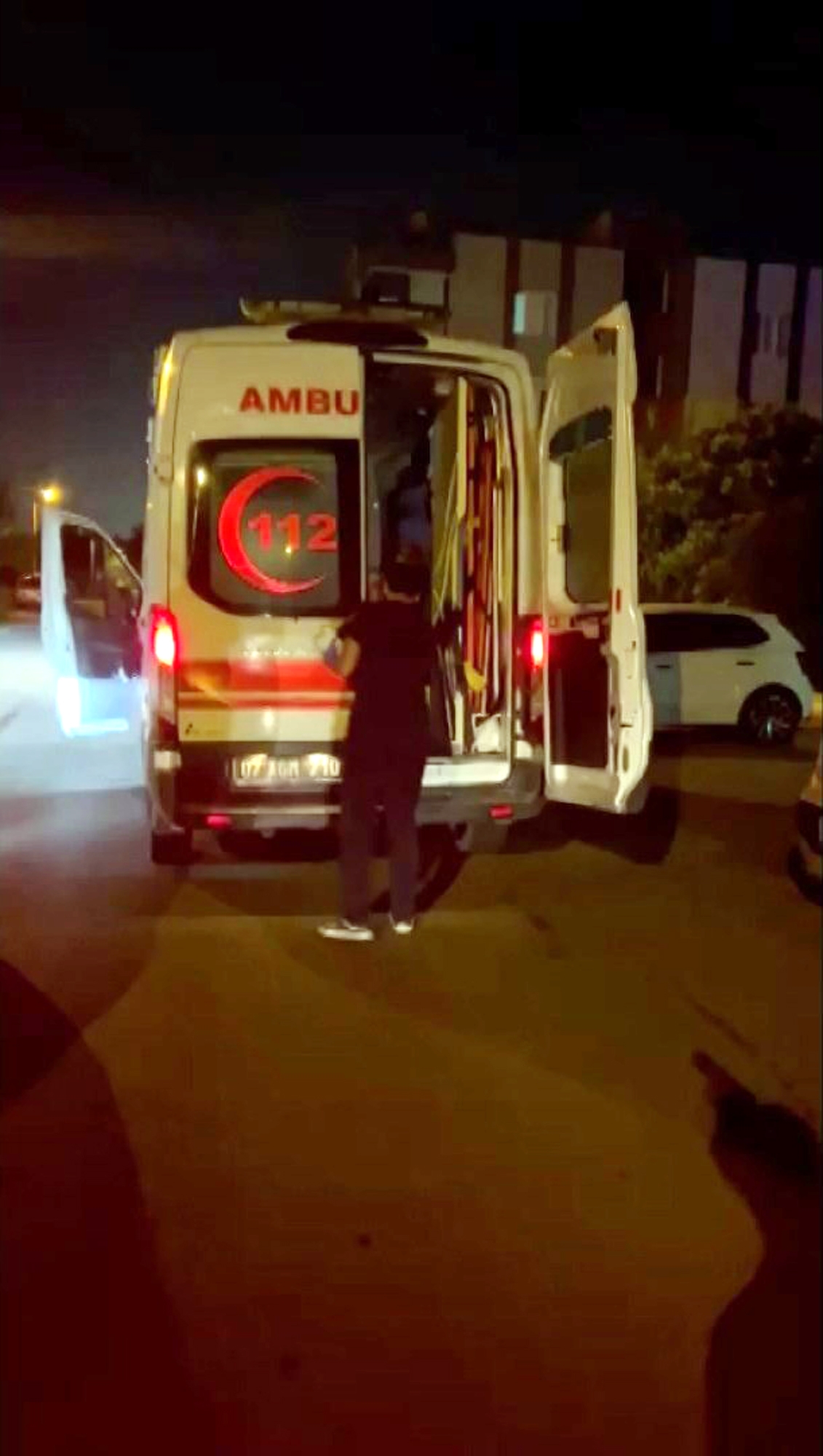 Araçla takip edip tabancayla ateş açtılar; 2 yaralı