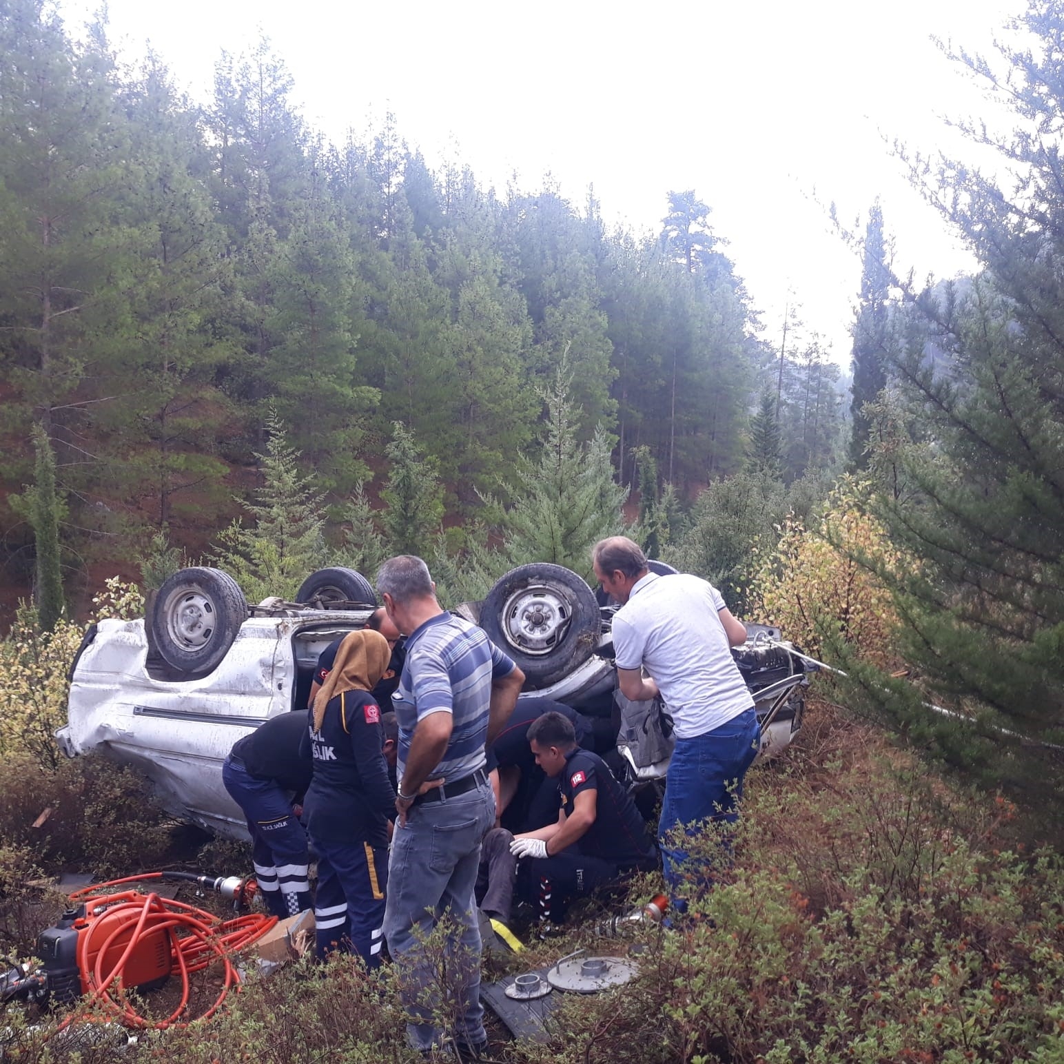 Burdur'da kontrolden çıkan otomobil şarampole devrildi, 1 yaralı