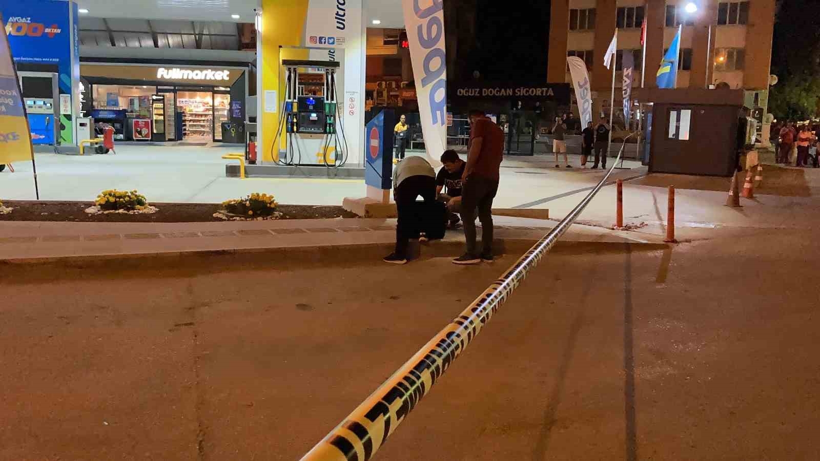 Burdur'da otobüsten inen vatandaşın kaldırımda unuttuğu valiz paniğe neden oldu