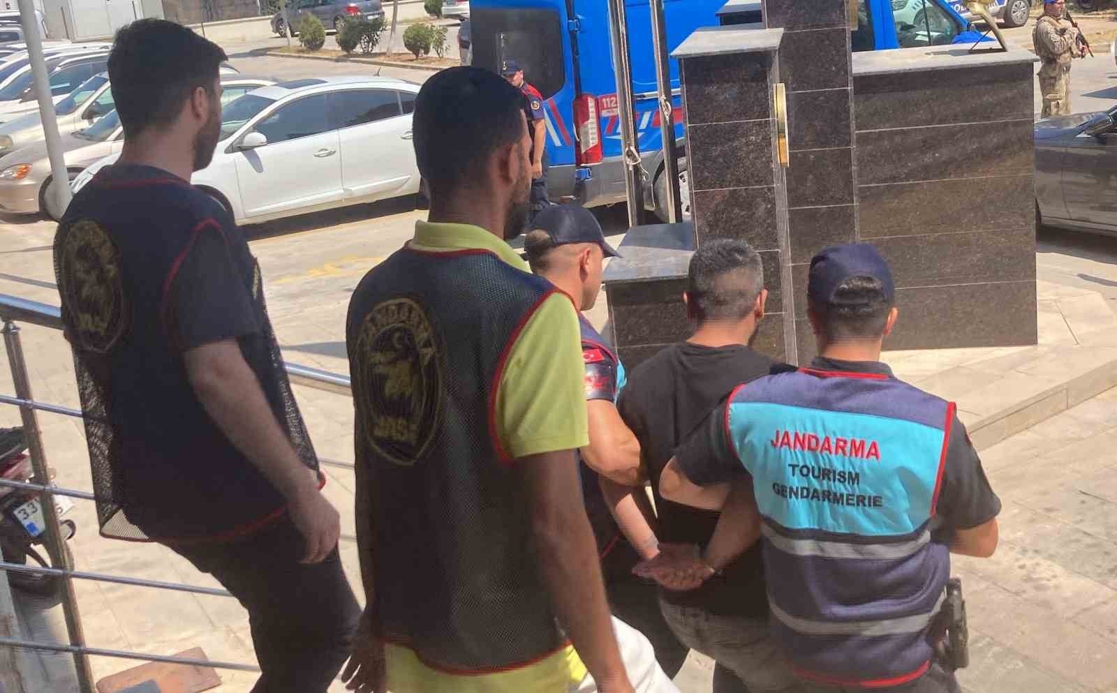 Çarptığı genci öldüren sürücü 50 gün saklandı, güneş panellerinin altında yakalandı