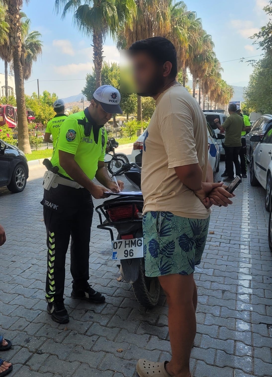 Denetime takılan ehliyetsiz motosikletliye 12 bin TL ceza