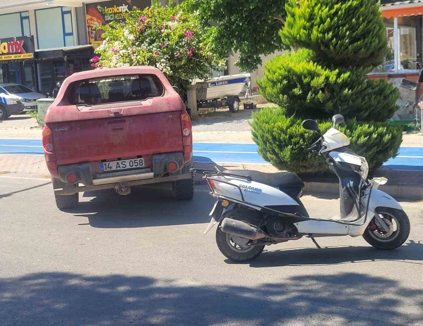 Kamyonet ile motosiklet çarpıştı: 1 yaralı