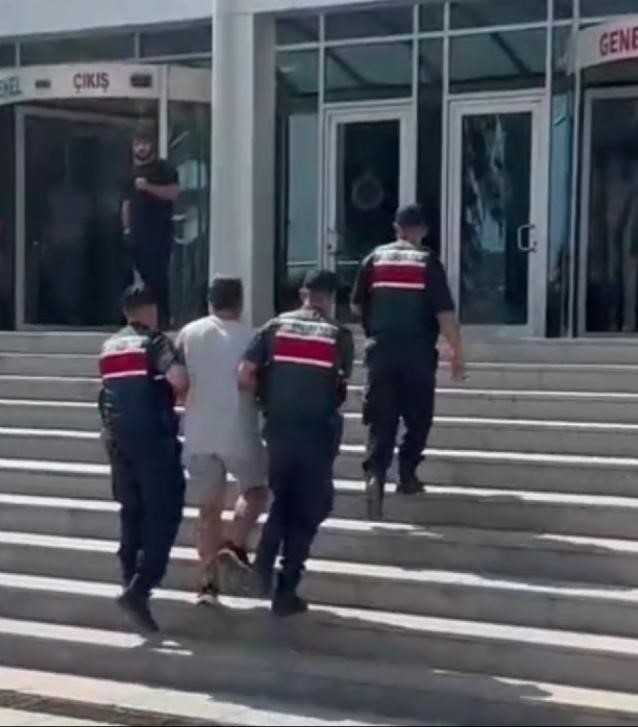 Mersin'de aranan şahıs dolap görünümlü gizli bölmede yakalandı