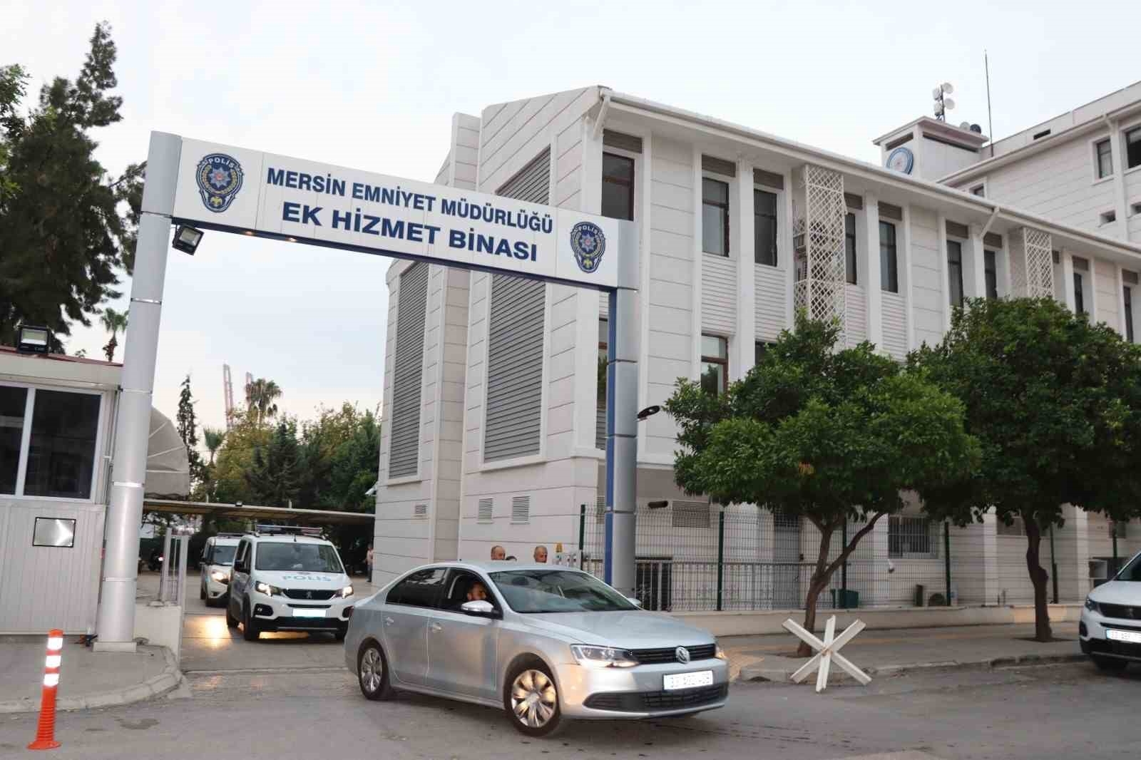 Mersin'de aranan şahıslara eş zamanlı operasyon: 63 gözaltı