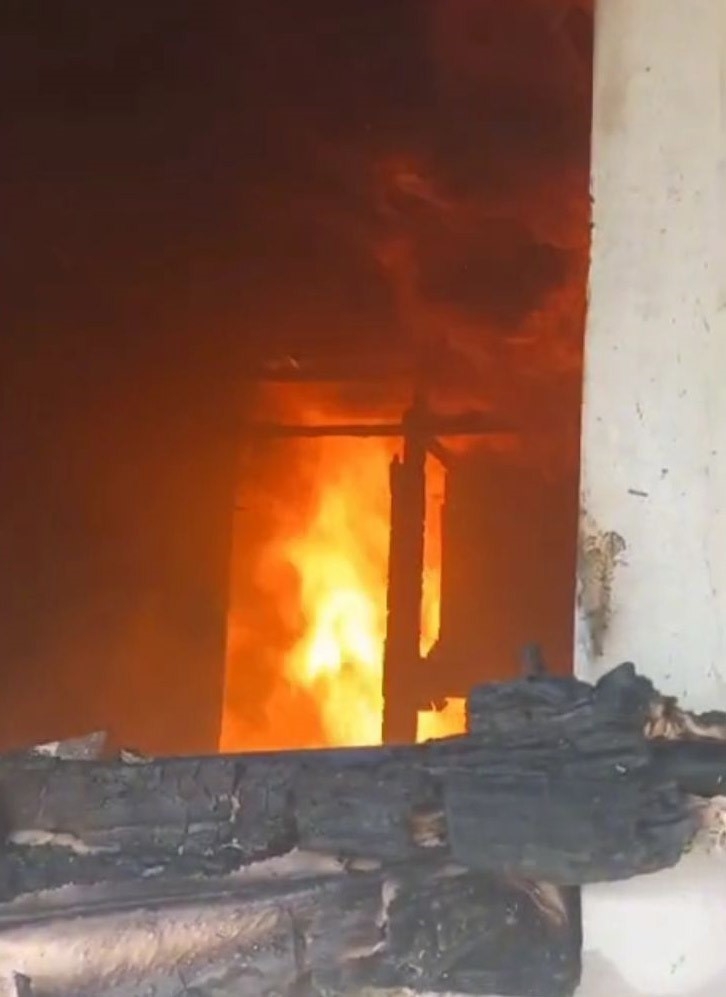 Mersin'de bir şahıs evini ve aracını yaktı, intihara teşebbüs etti