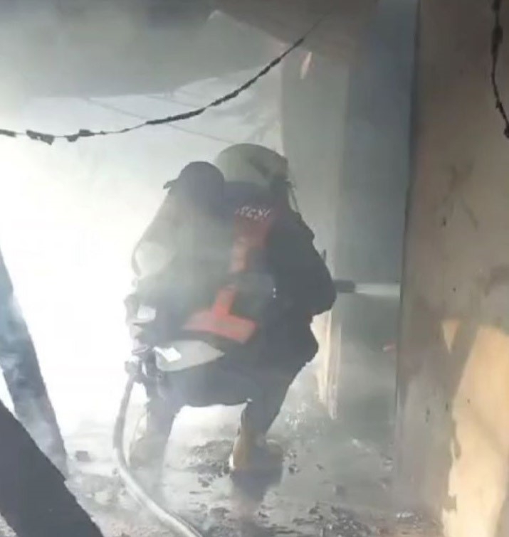 Mersin'de bir şahıs evini ve aracını yaktı, intihara teşebbüs etti