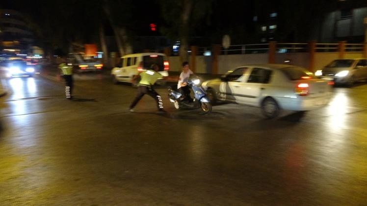 Motosikleti polisin üzerine sürüp kaçtı, plakasına sadece 2 bin 196 TL ceza yazılabildi