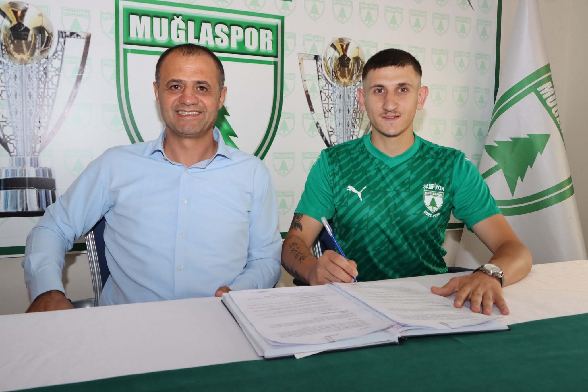 Muğlaspor'da Serhat Enes imzaladı