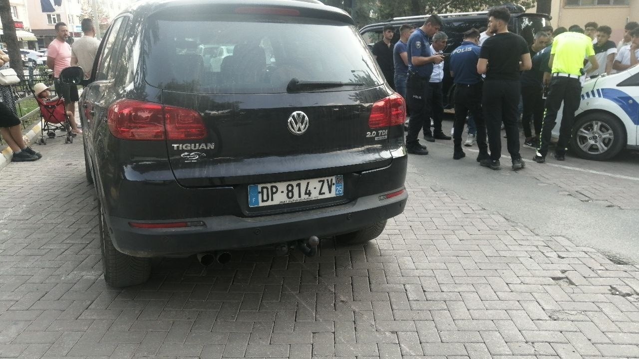 Otomobil ile motosiklet çarpıştı: 2 yaralı