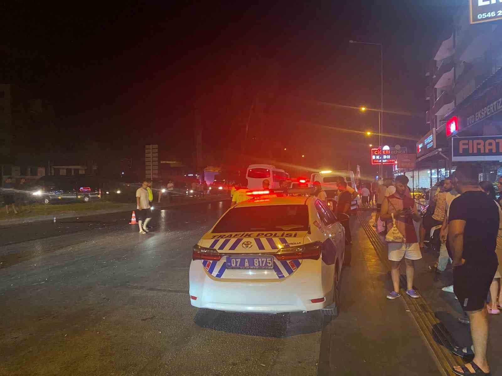 Otomobilin çarpıp sürüklediği yaya hayatını kaybetti