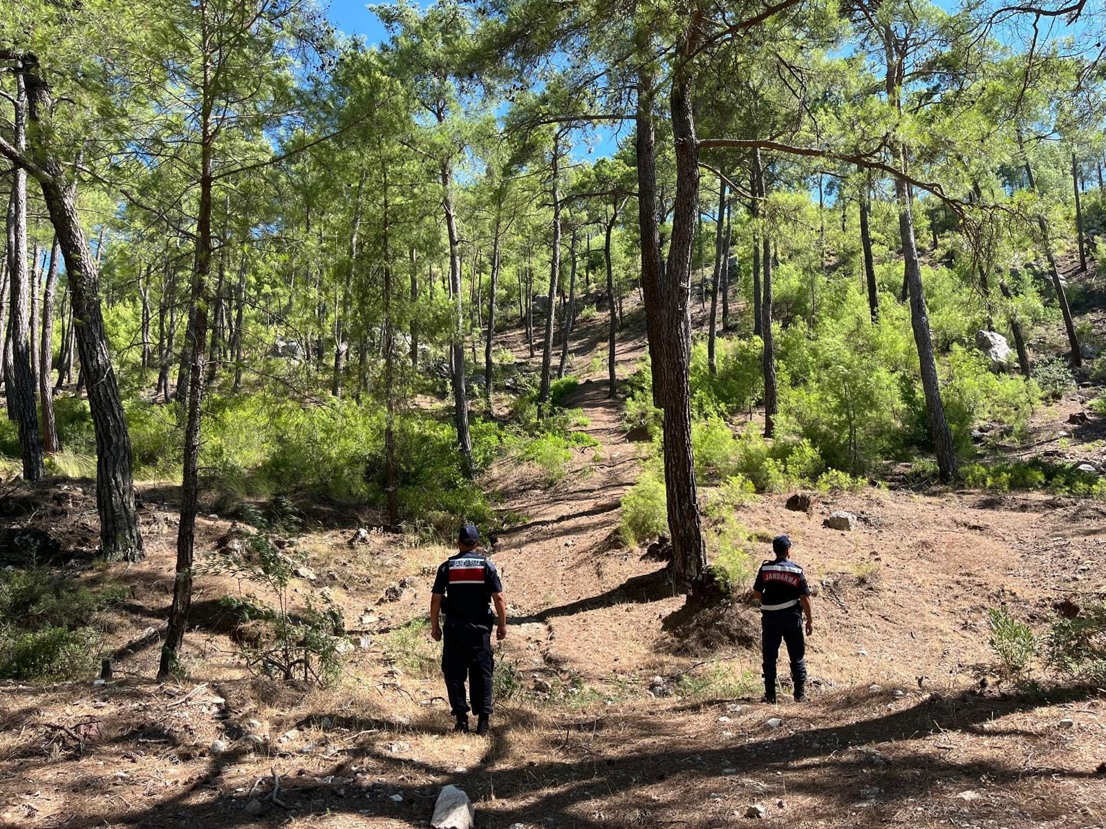 Serik'te aranan 2 kişi yakalandı