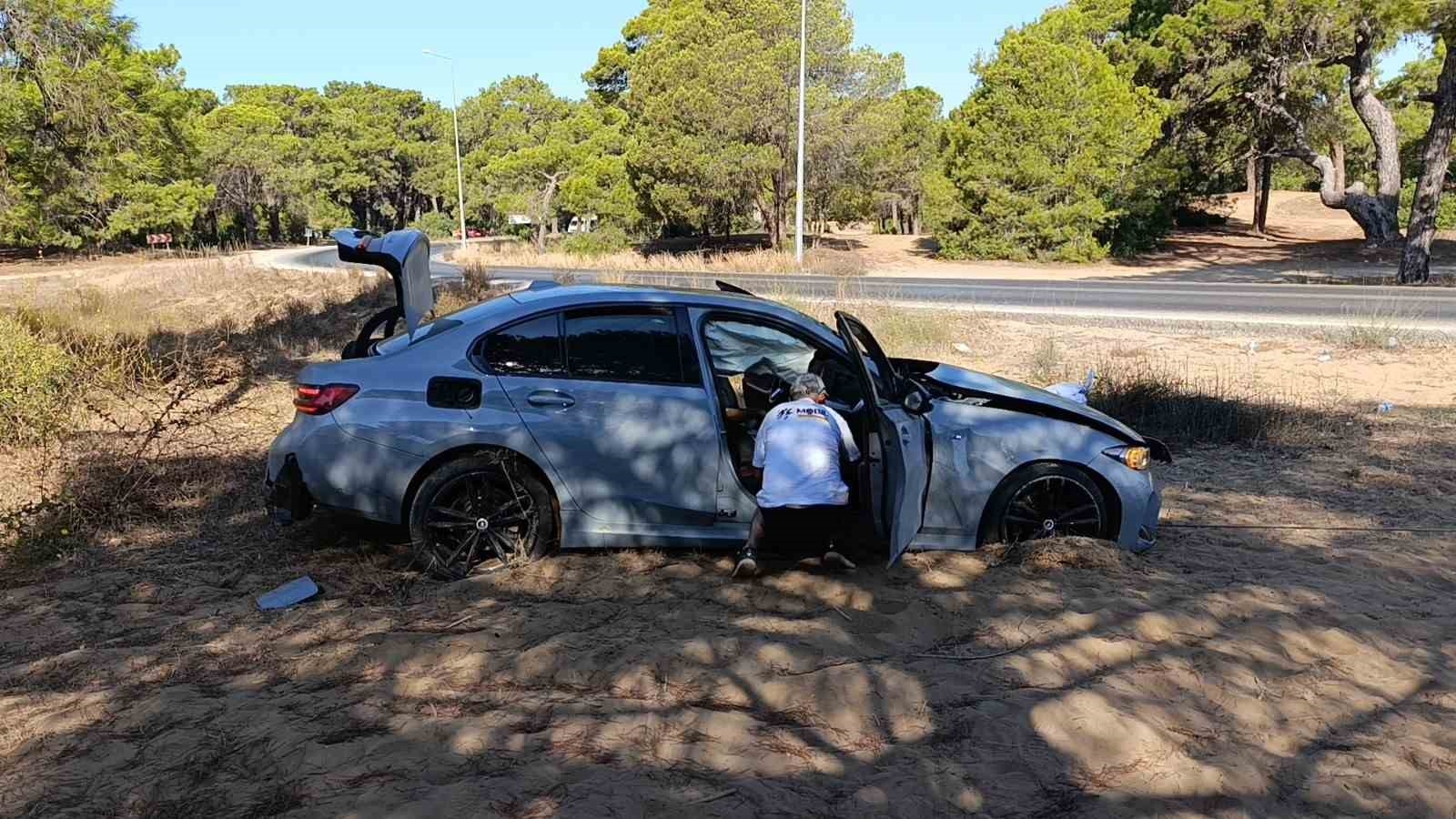 Şüpheli Kaza! Takla Atan Lüks Otomobilin Plakalarını Söküp Üzerini Çarşafla Kapattılar
