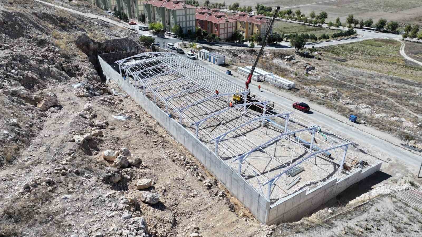 Akkent Mahallesi'ne kapalı pazaryeri kazandırılıyor