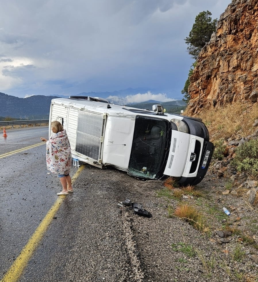 Akseki'de trafik kazası: 1 yaralı