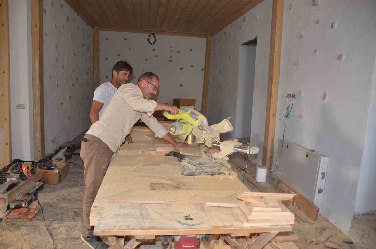 Antalya'da 400 yıllık düğmeli evler ayağa kaldırılıyor